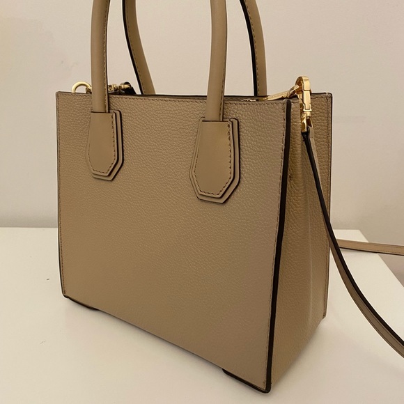 MICHEAL KORS HANDBAG - Picture 4 of 7